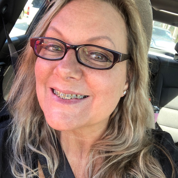 Meet your posher! - Picture 1 of 2